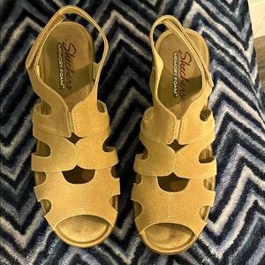 Skechers Tan T-Strap Sandals Minimalist Design
